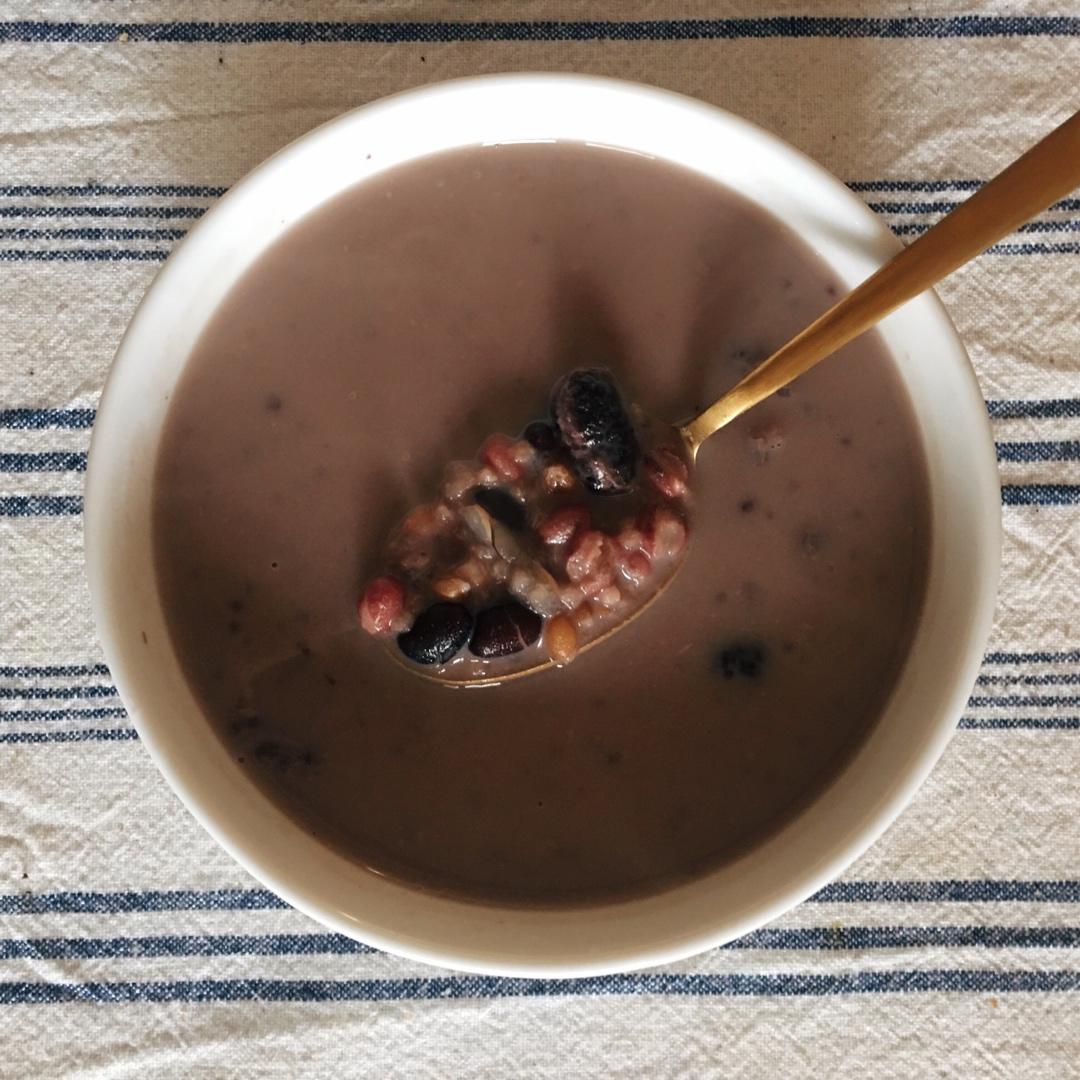 豆浆杂粮粥（别名：回归正轨粥）丨健康·三餐