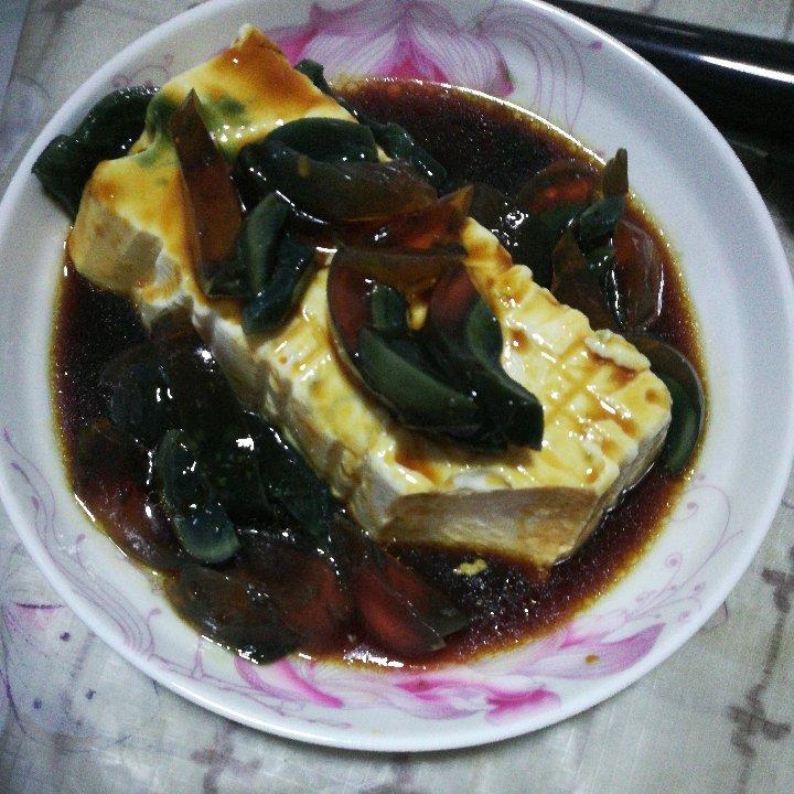 凉拌皮蛋豆腐