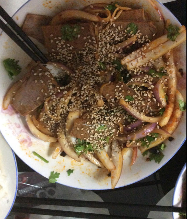 香辣洋葱拌牛肉