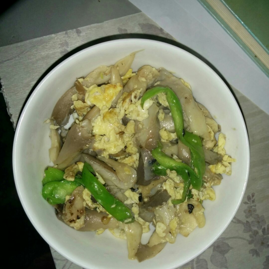 平菇青椒炒蛋