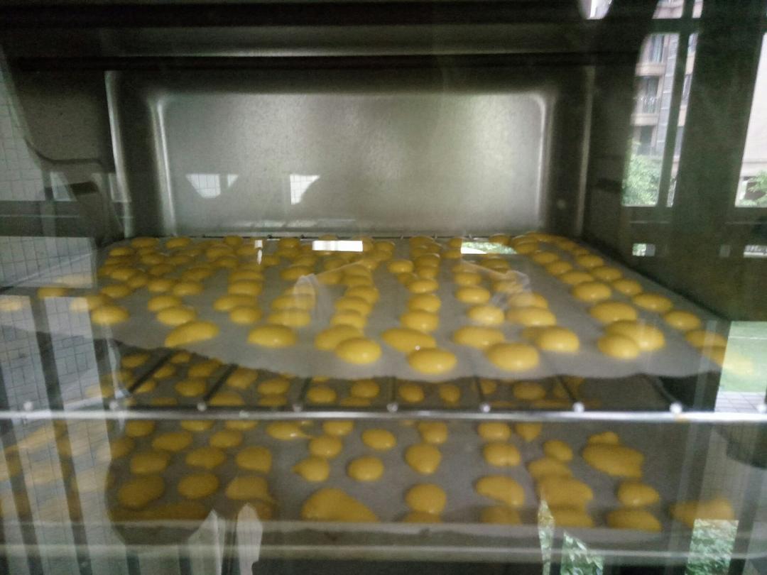 入口即化的无添加蛋黄溶豆