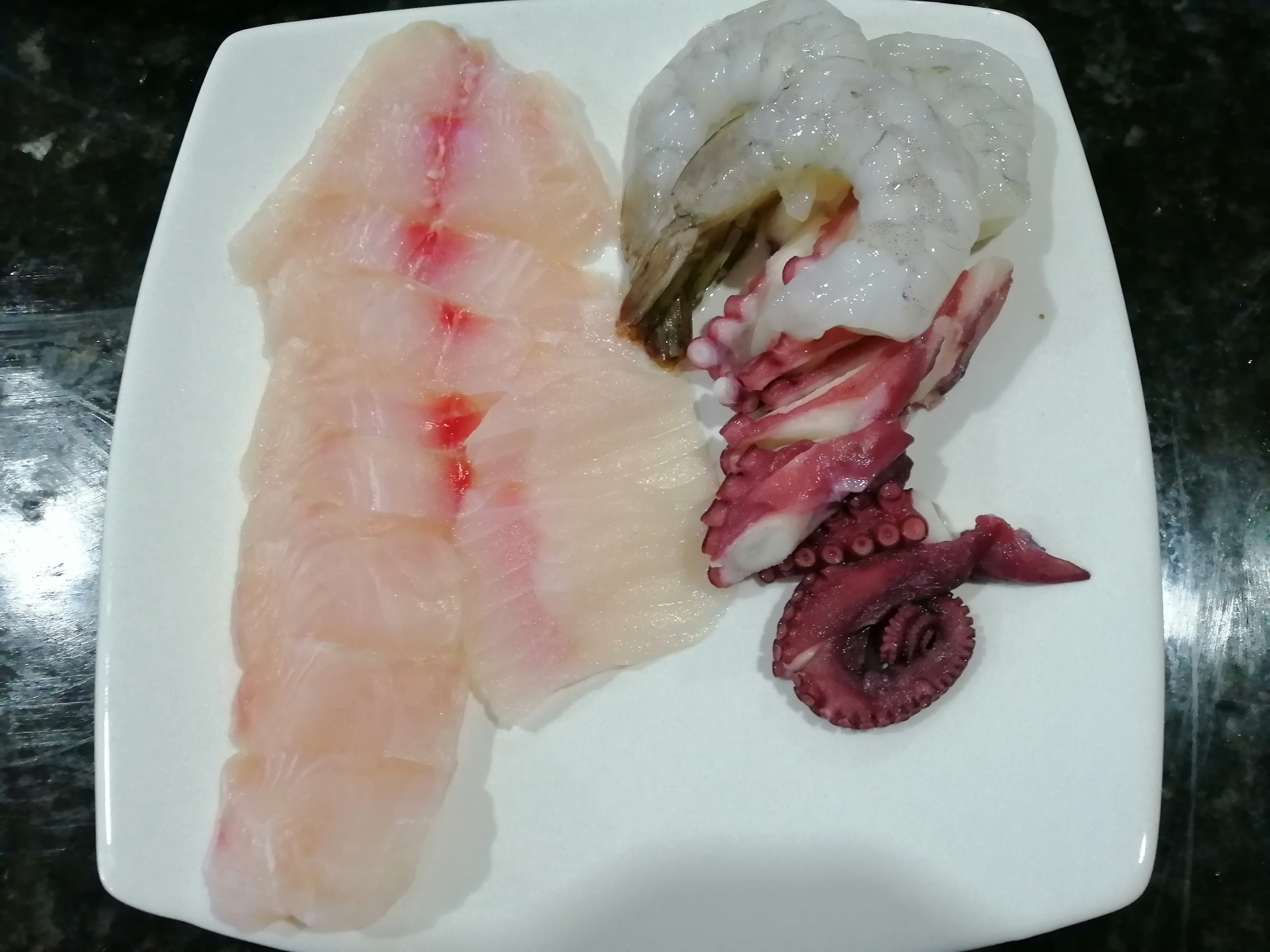 龙虾汤底过桥鲈鱼片：鲜到极致就是甜的做法 步骤3