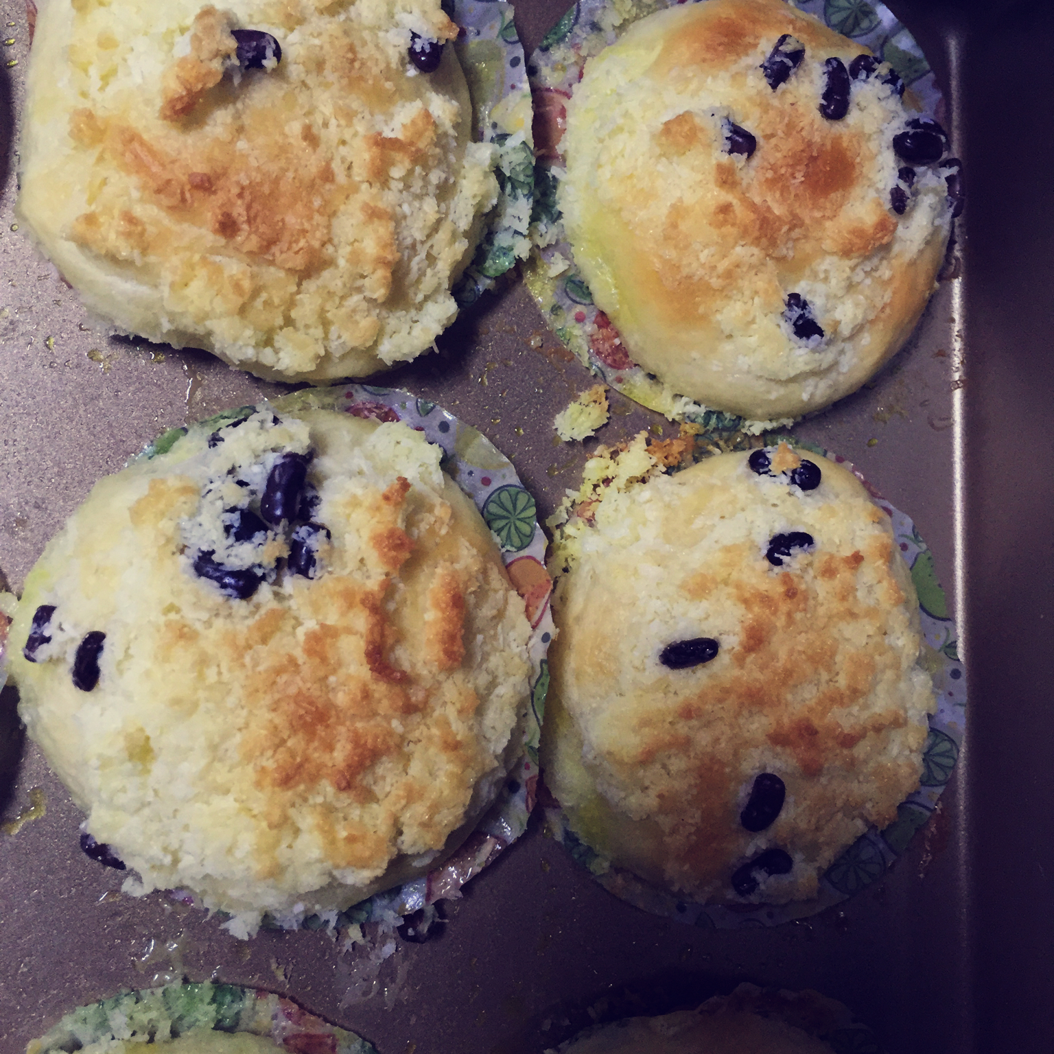 椰蓉蜜豆泡浆面包