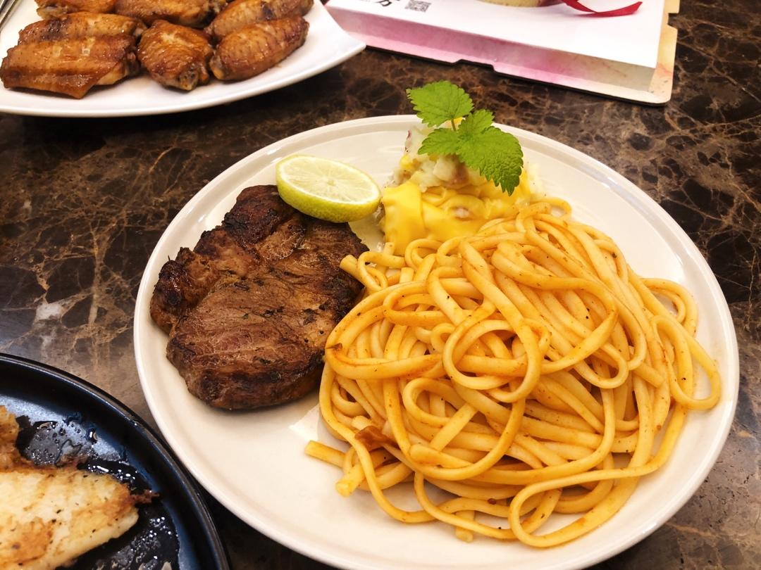 煎猪扒（超简单）和其他的猪扒在这食谱的最下面