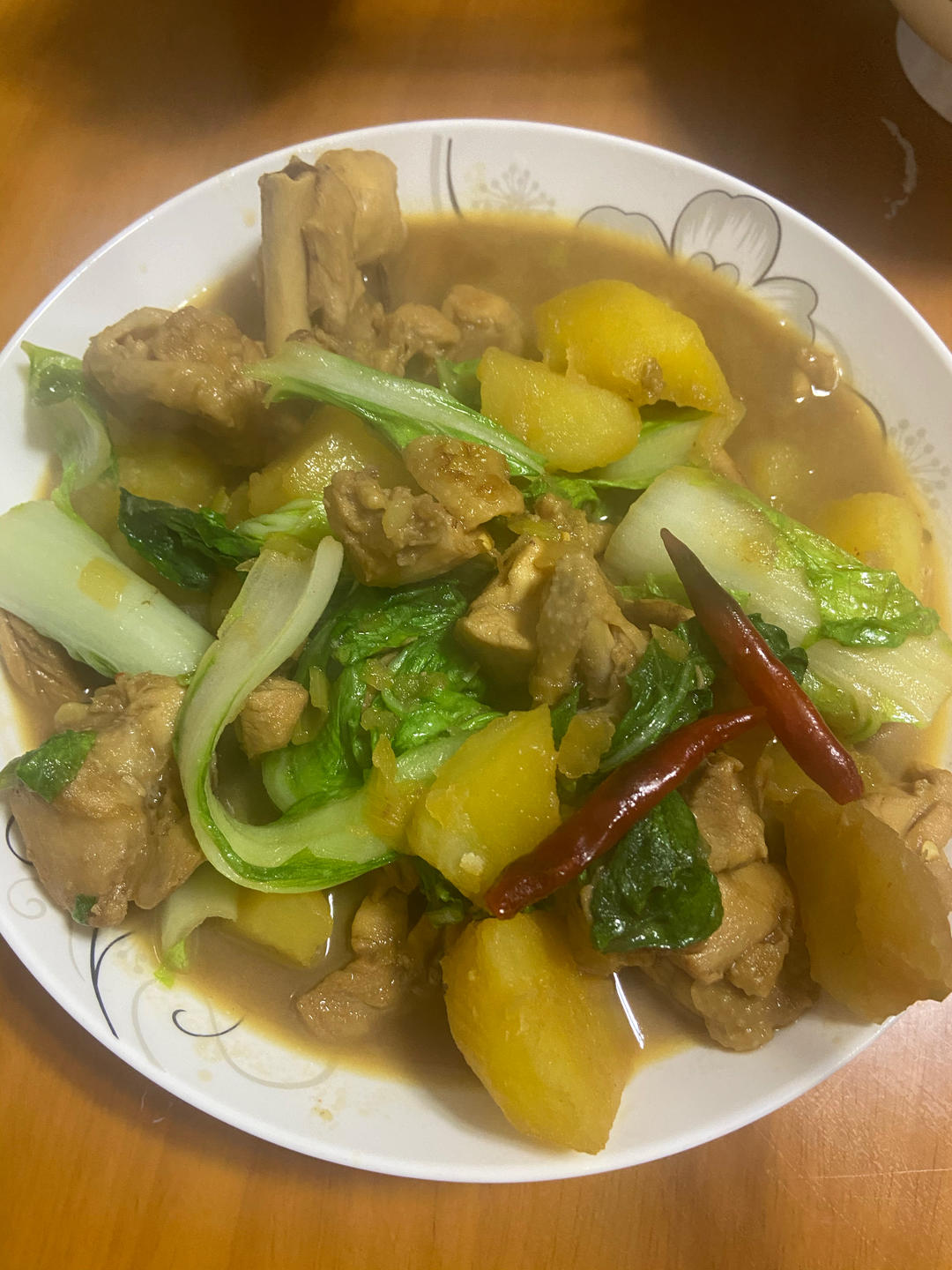 鸡腿炖土豆 上桌秒空盘 汤都喝干了！