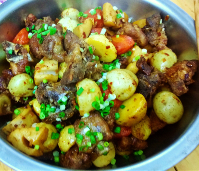 土豆烧排骨