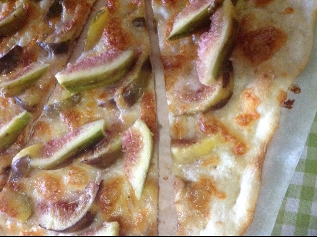 黑麦天然酵种无花果火腿薄底披萨（附干酵母版做法）