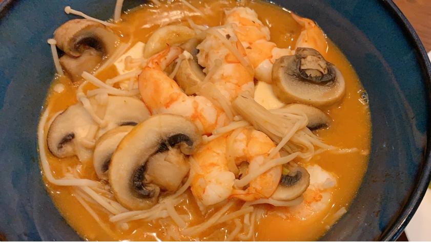 鲜虾蘑菇豆腐煲