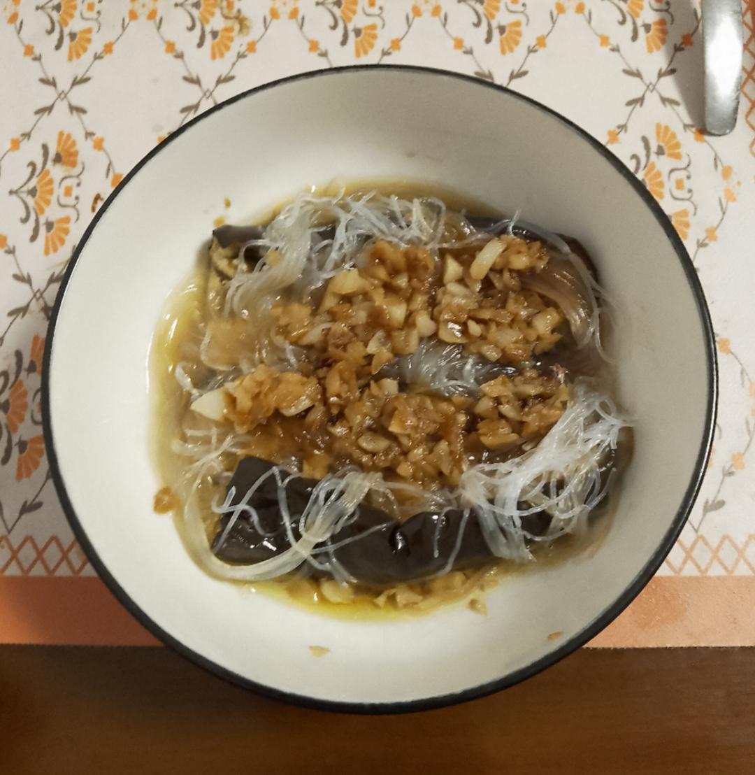 蒸蒜蓉粉丝茄子