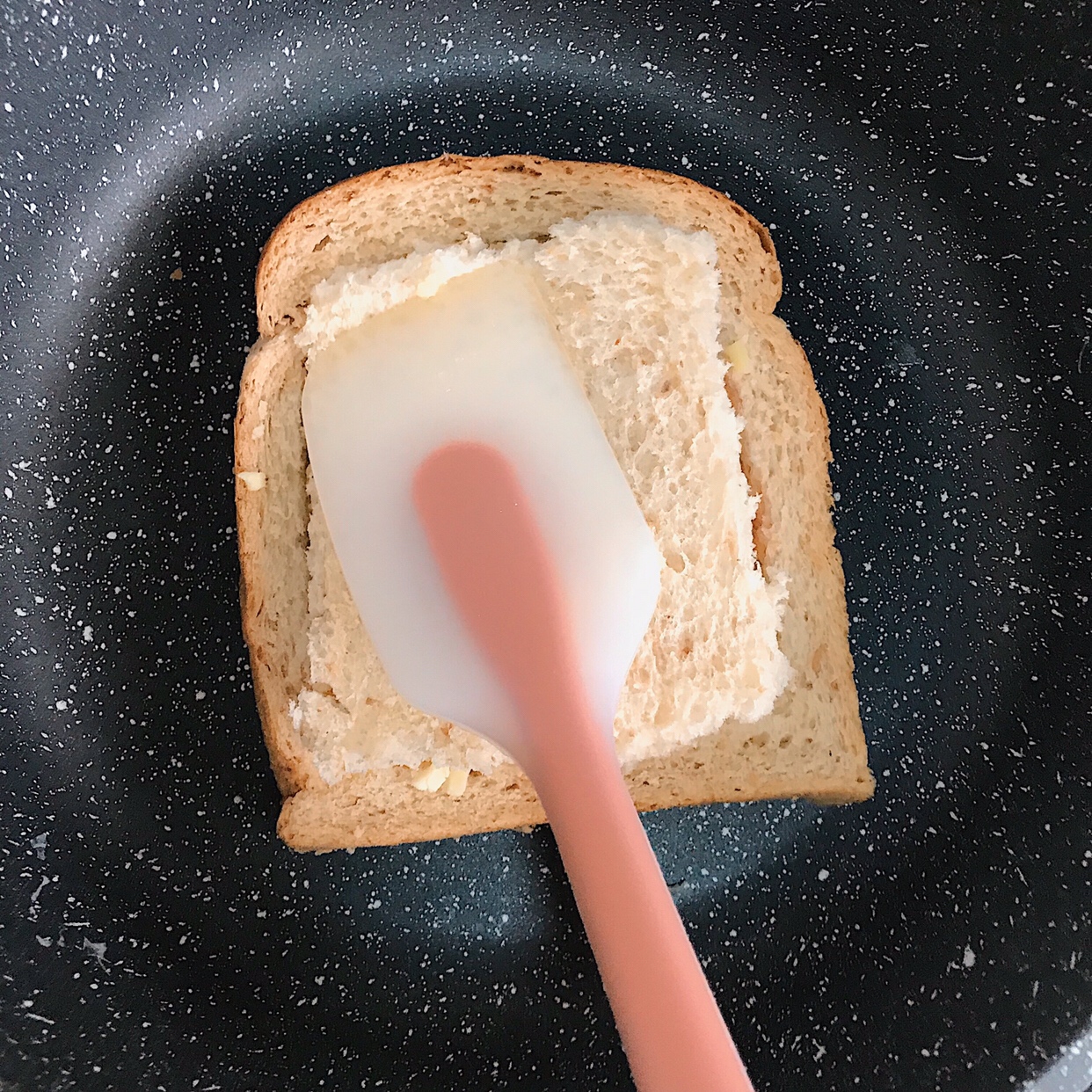 简单快手早餐🍞爆浆芝士吐司（平底锅版）的做法 步骤6