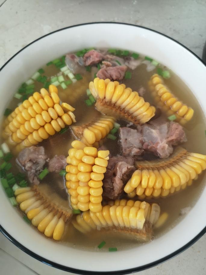 排骨玉米汤