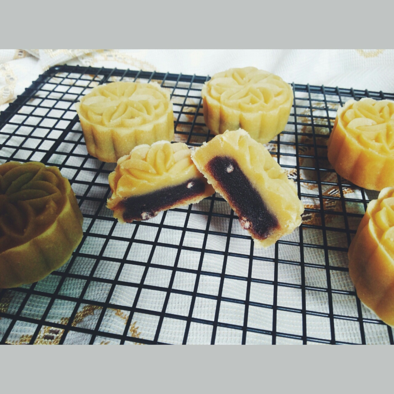 萧小花做的超简单北海道抹茶桃山月饼