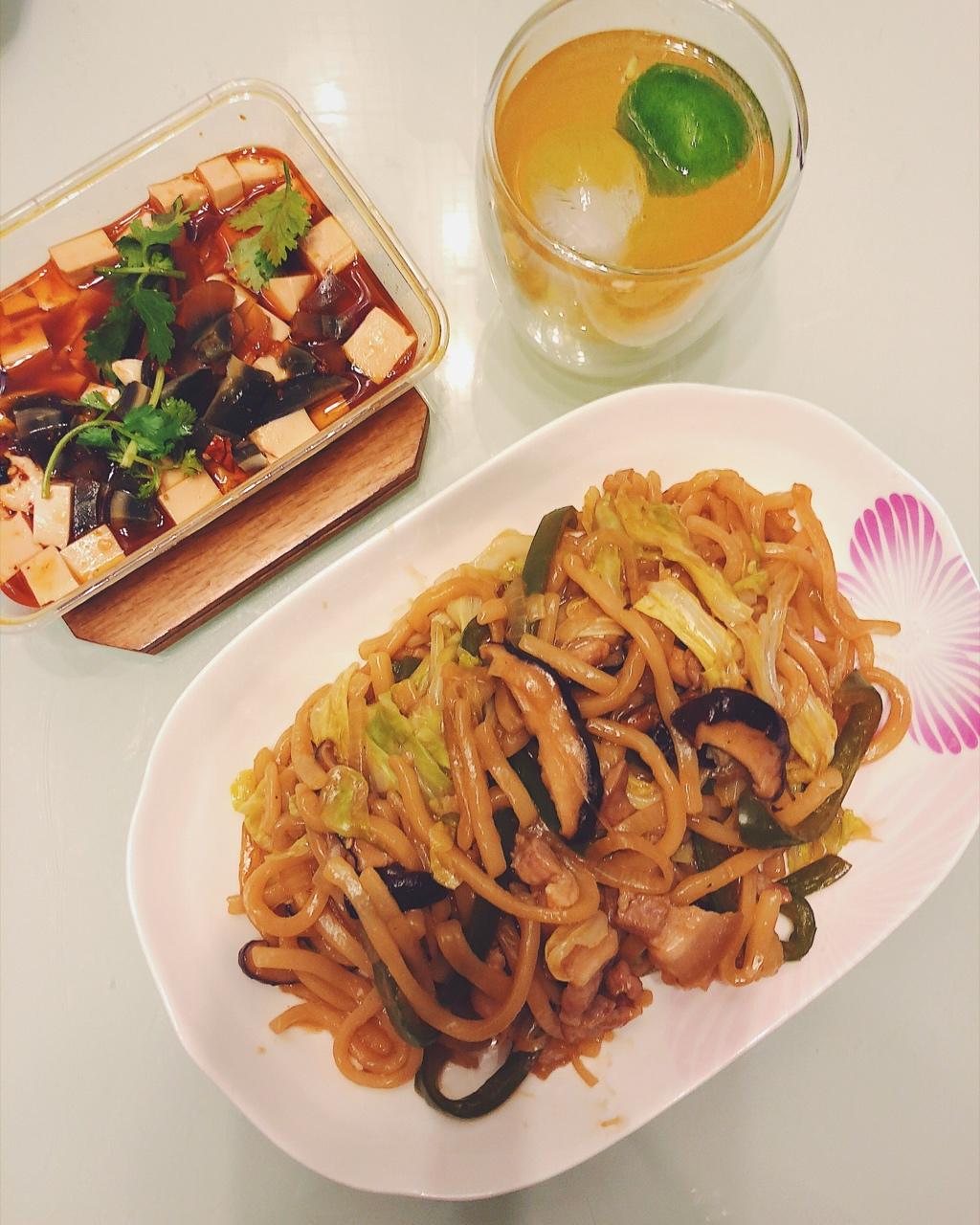 【曼达小馆】居酒屋系列：猪肉炒乌冬与烧酒