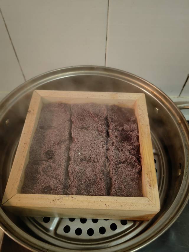 黑米松糕