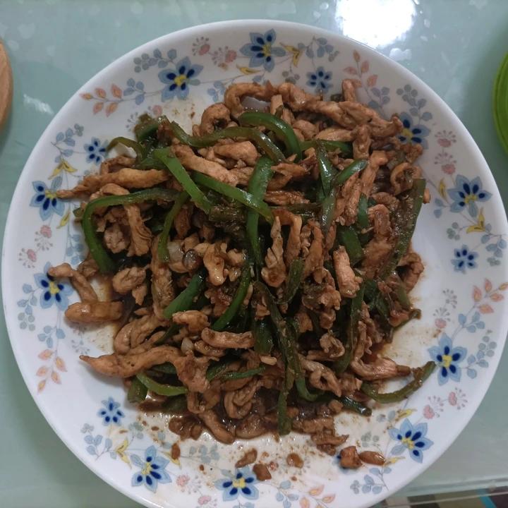 中餐吃出小蛮腰～青椒鸡胸肉丝