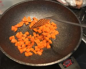 不用土豆和牛肉一简单方便的培根蔬菜咖喱饭的做法 步骤5