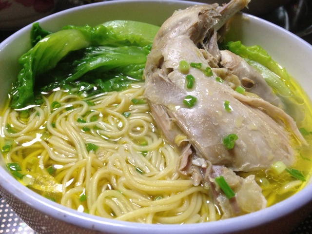 燕儿在林梢-2做的鸡汤面