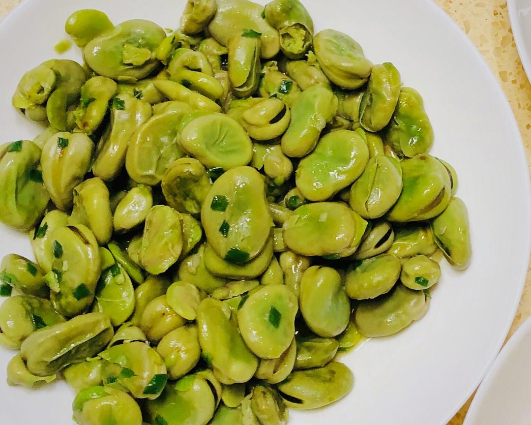 葱油蚕豆的做法