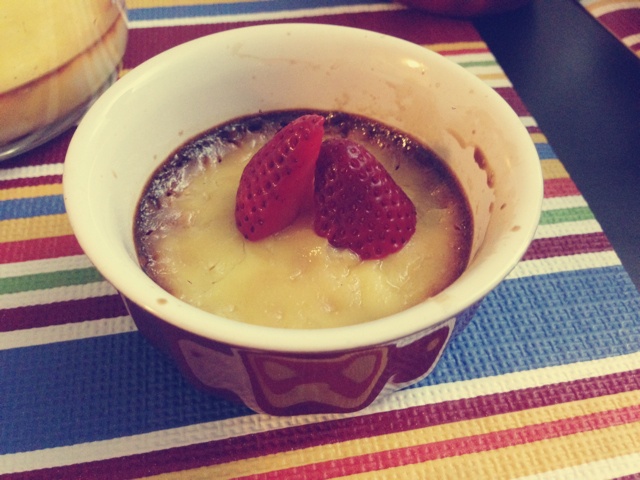 Crèmebrulée。法式烤布雷。焦糖布丁。