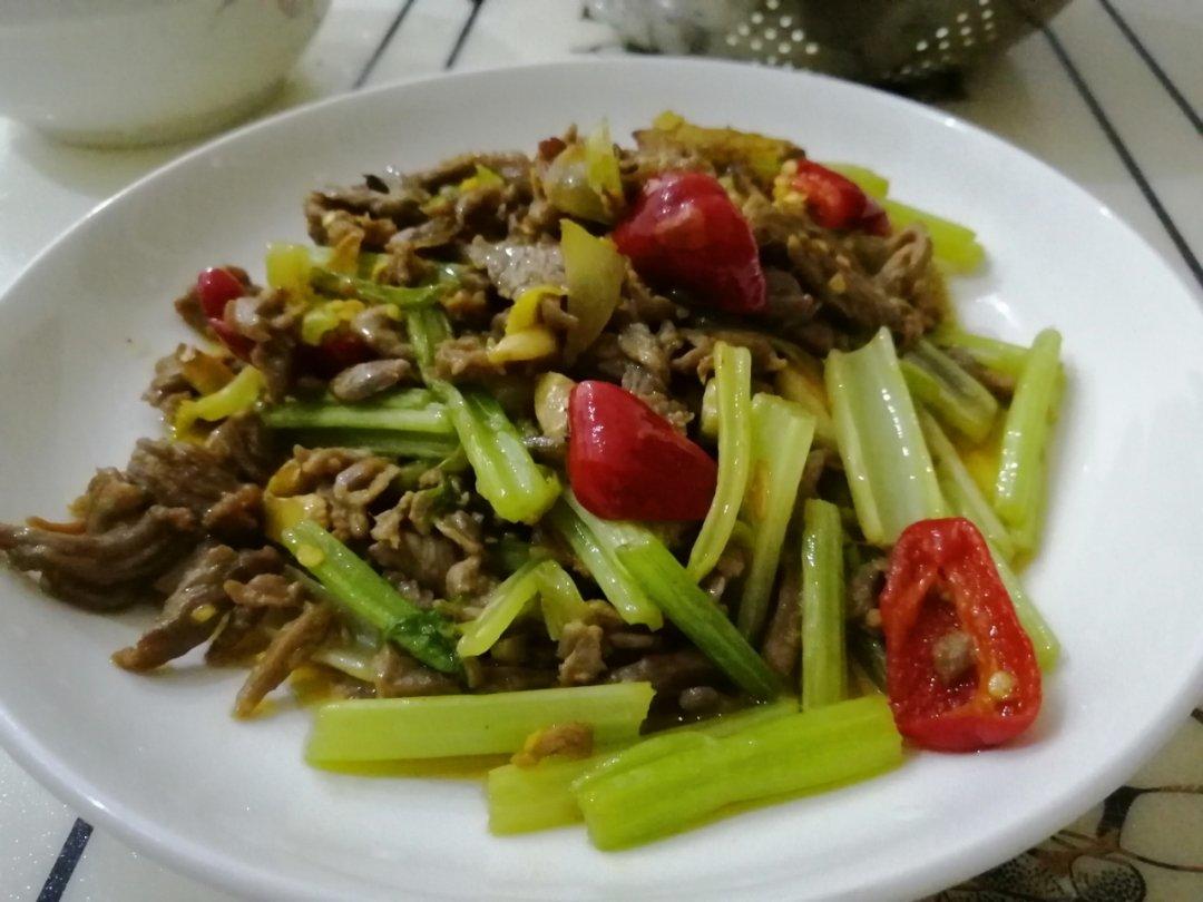 芹菜炒牛肉