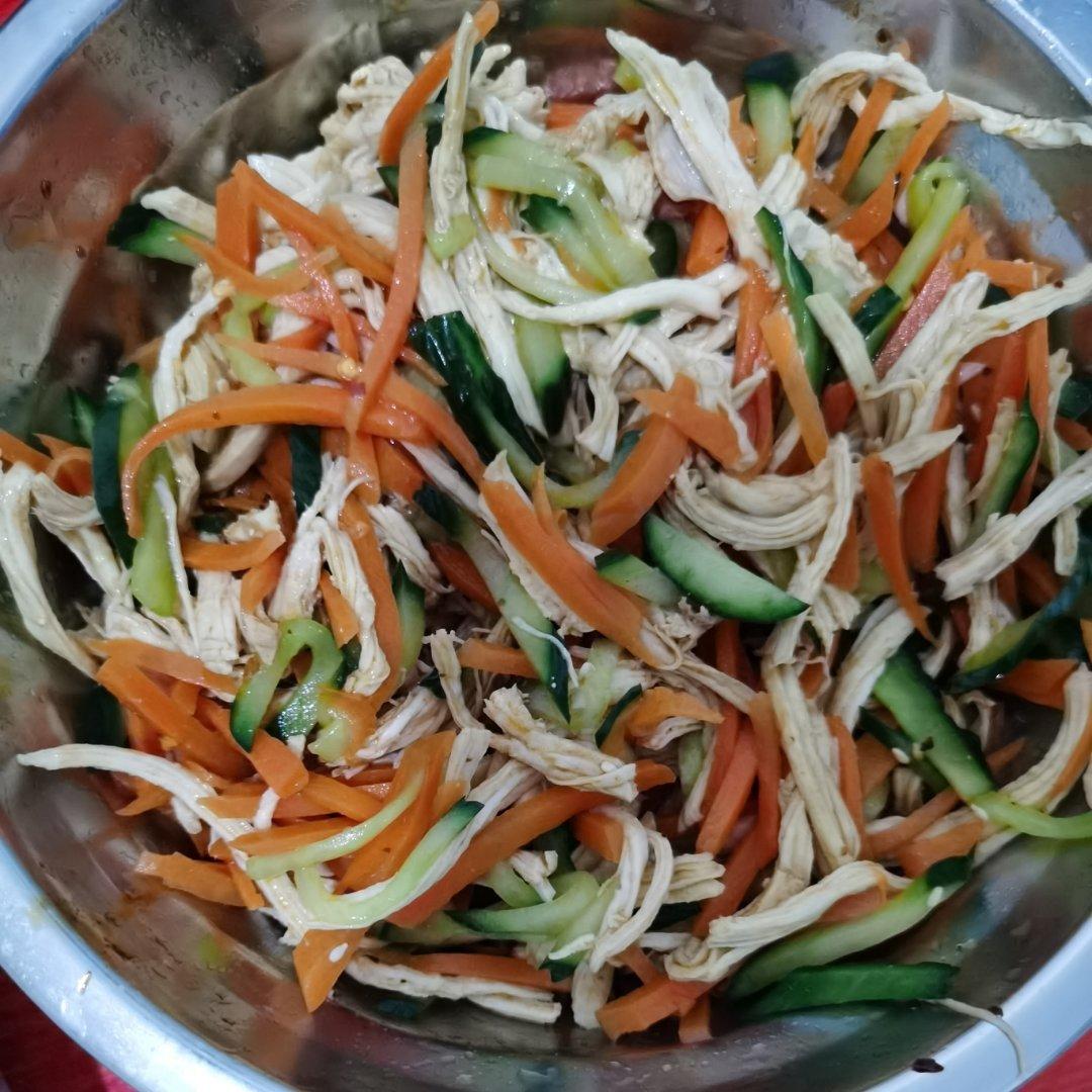 凉拌鸡丝－低卡低脂减脂健身