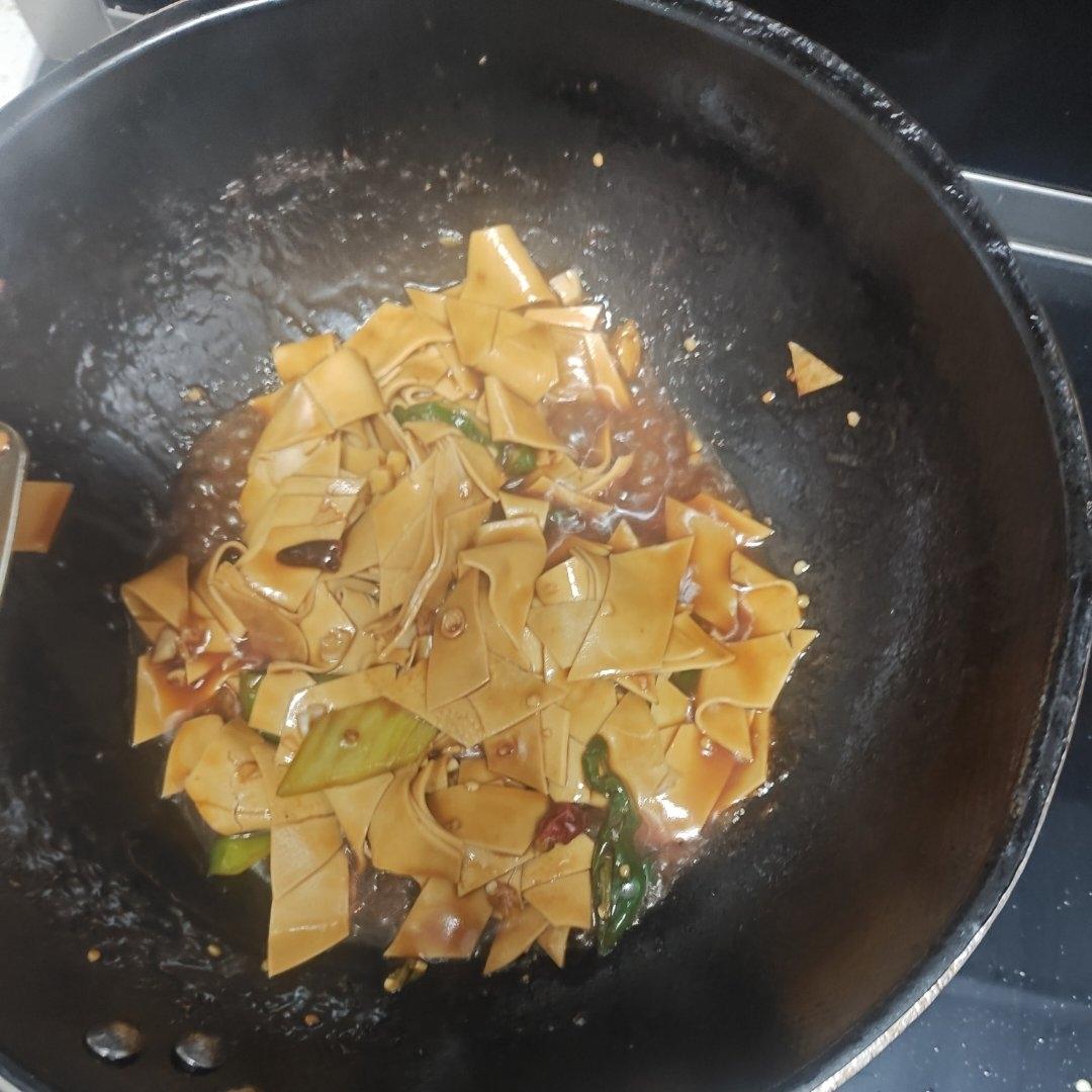 不用厨艺的尖椒干豆腐