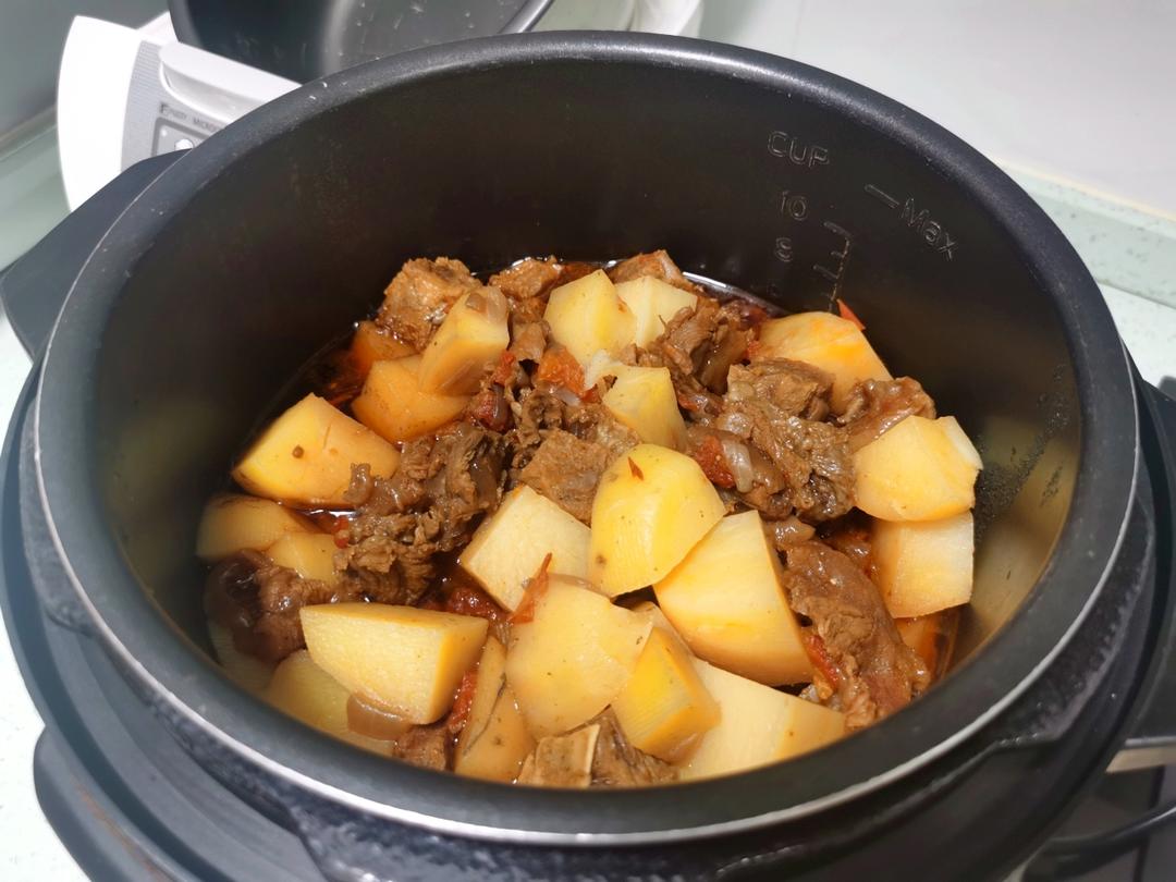 完胜刘一锅的 筋头巴脑炖土豆胡萝卜