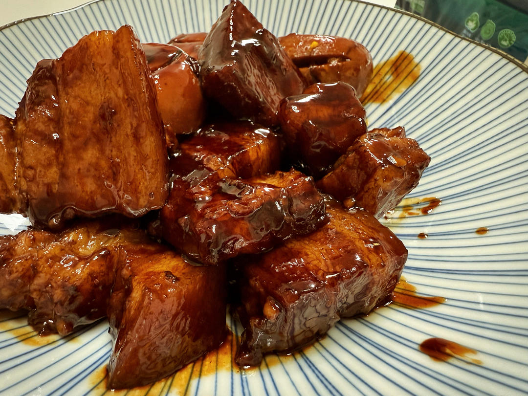 上海红烧肉：红烧肉加鸡蛋，上海人的吃法赞！