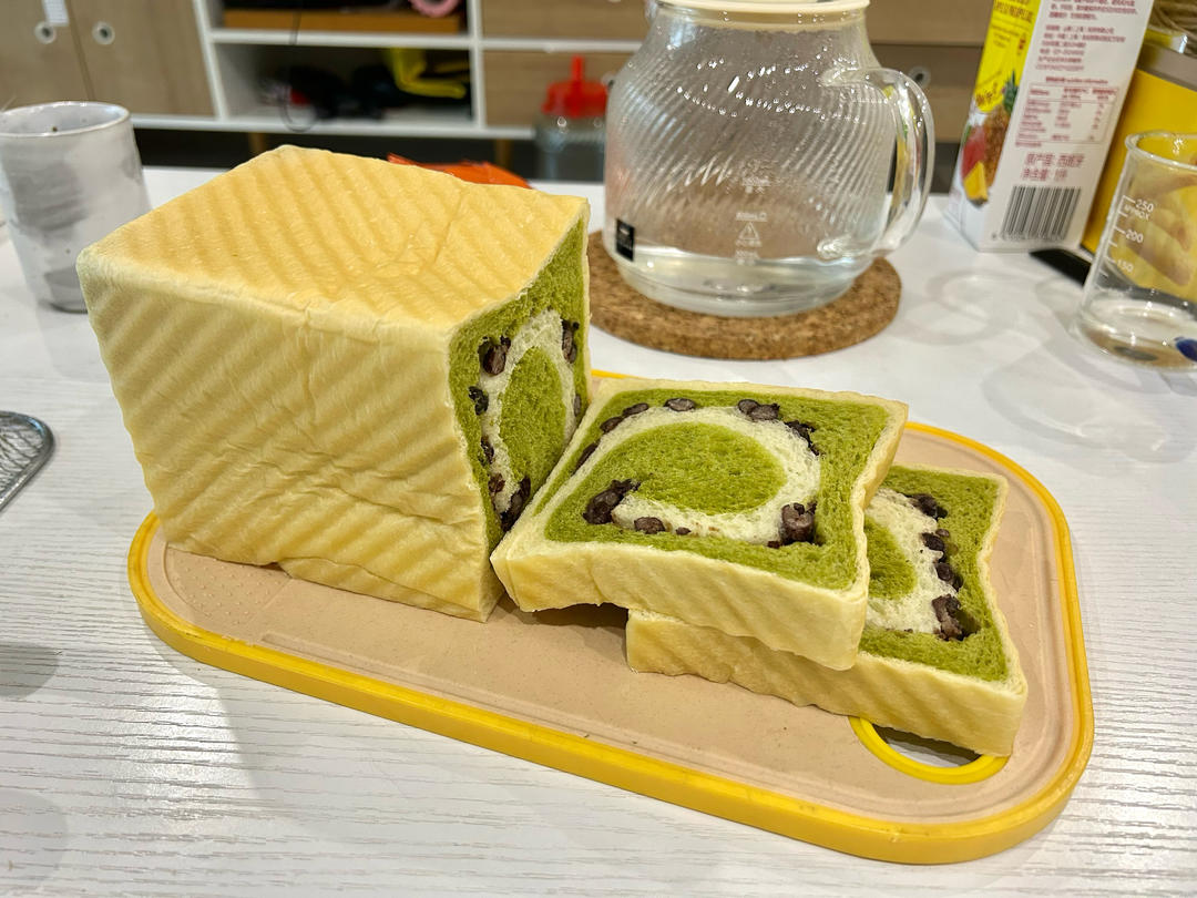 抹茶蜜豆双色吐司