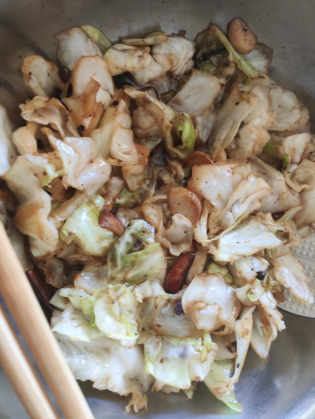 厨师长教你：“手撕包菜”的家常做法,简单又不失美味