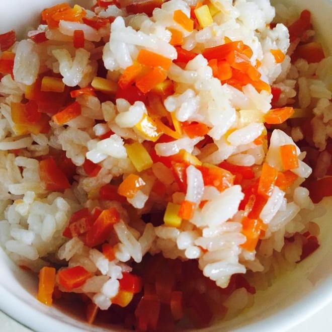 红萝卜香米饭的做法