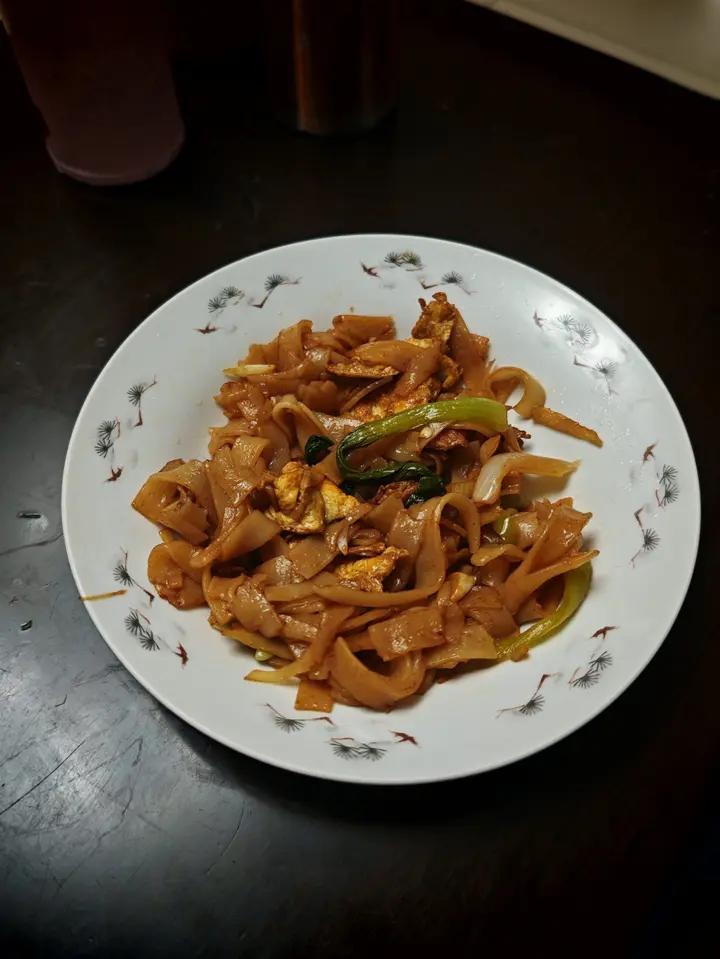 路边摊的炒河粉