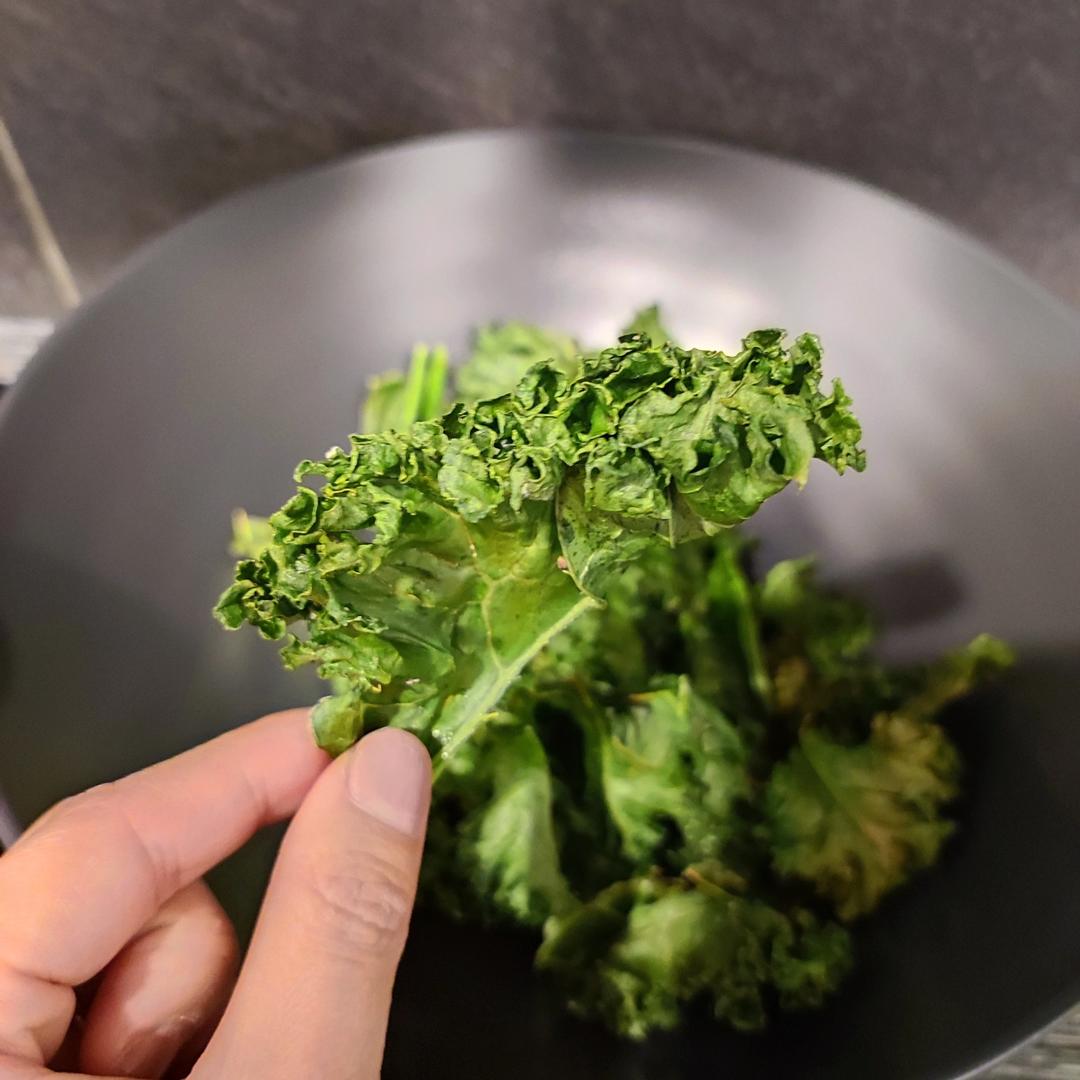 比薯片健康好吃的羽衣甘蓝脆片