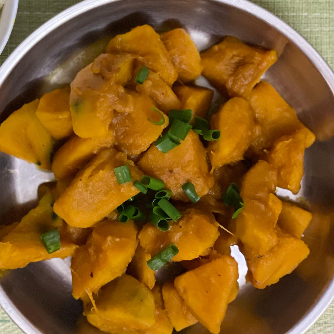 猪肉都不换的焖南瓜～吃起来糯糯甜甜咸咸的！