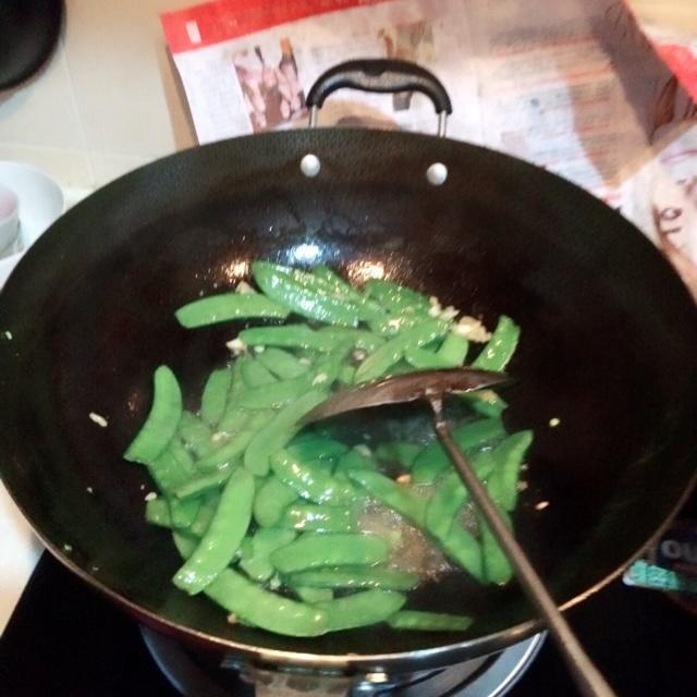 清炒豌豆荚的做法