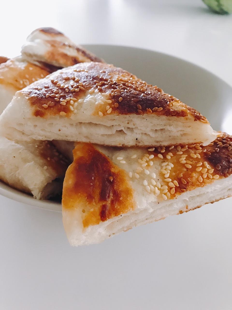 蝎子印印做的椒盐发面饼 sesame pancake