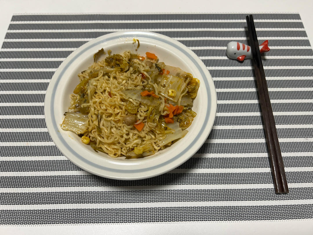 🌈泡面的神仙吃法！酸爽开胃的茄汁酸菜泡面