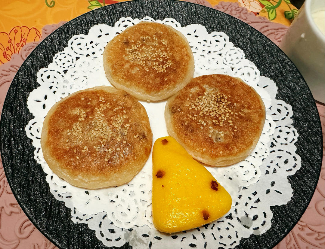 一个苹果  一碗糯米粉  这么做软糯香甜  好吃极了  带馅的苹果糯米饼