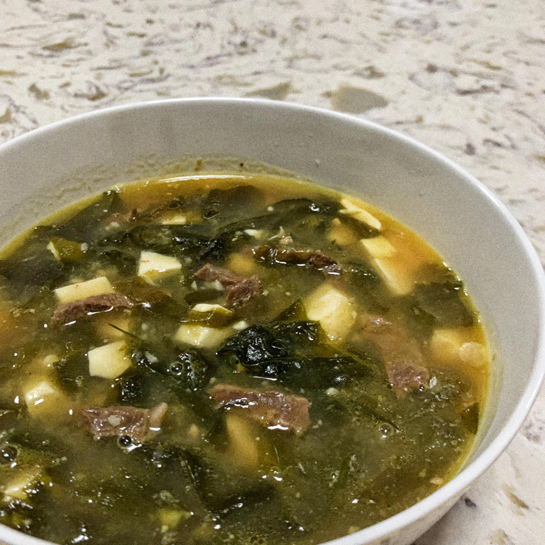 快手汤｜裙带菜牛肉汤