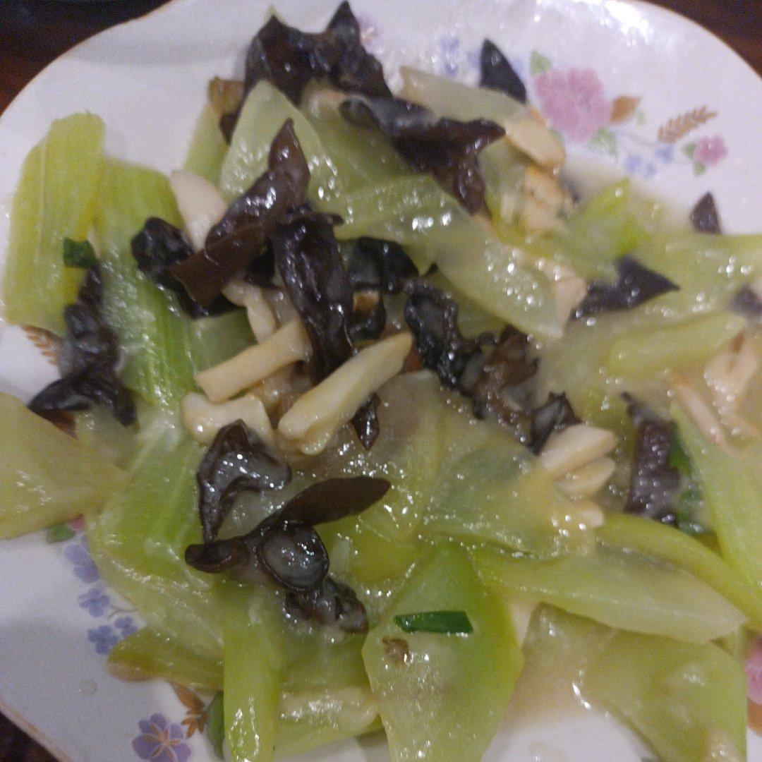 清炒莴笋炒木耳