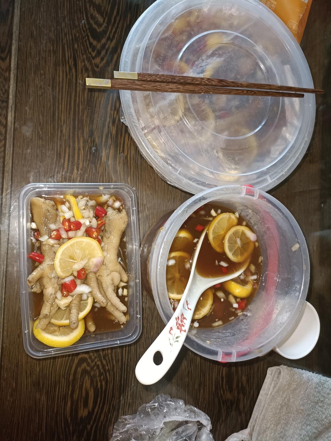 柠檬泡椒鸡爪