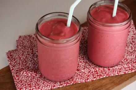 草莓柠檬薄荷电解质smoothie的做法
