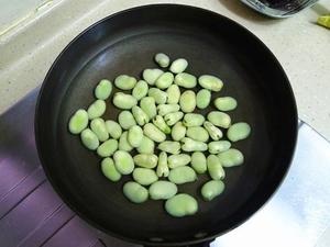 小吃-炒蚕豆的做法 步骤1