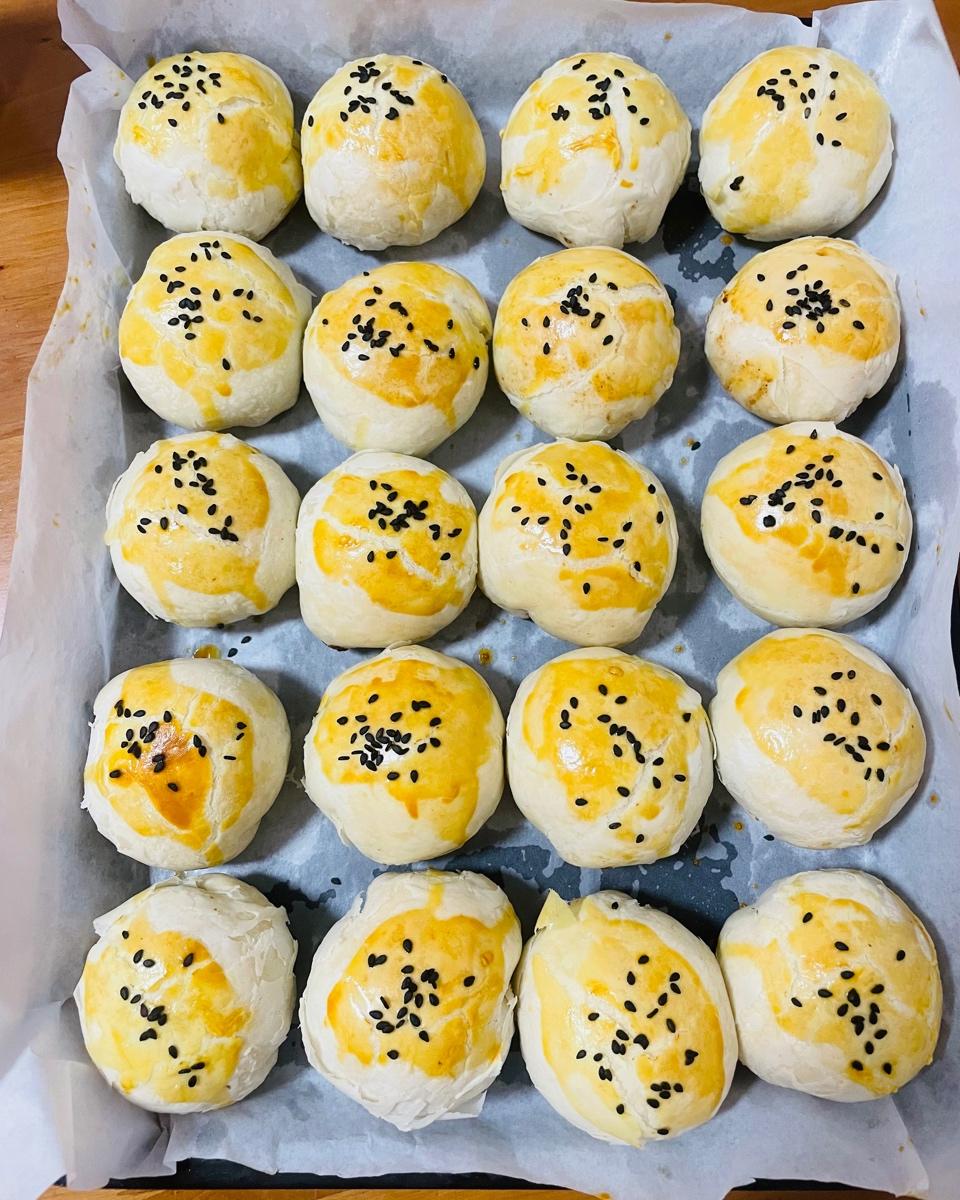 超简单 免揉 酥掉渣的蛋黄酥(超详细附全程视频)不破酥『万能酥皮』