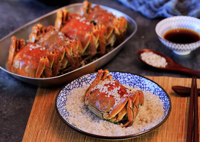 螃蟹花样做法：盐烤、清蒸、姜葱炒的做法
