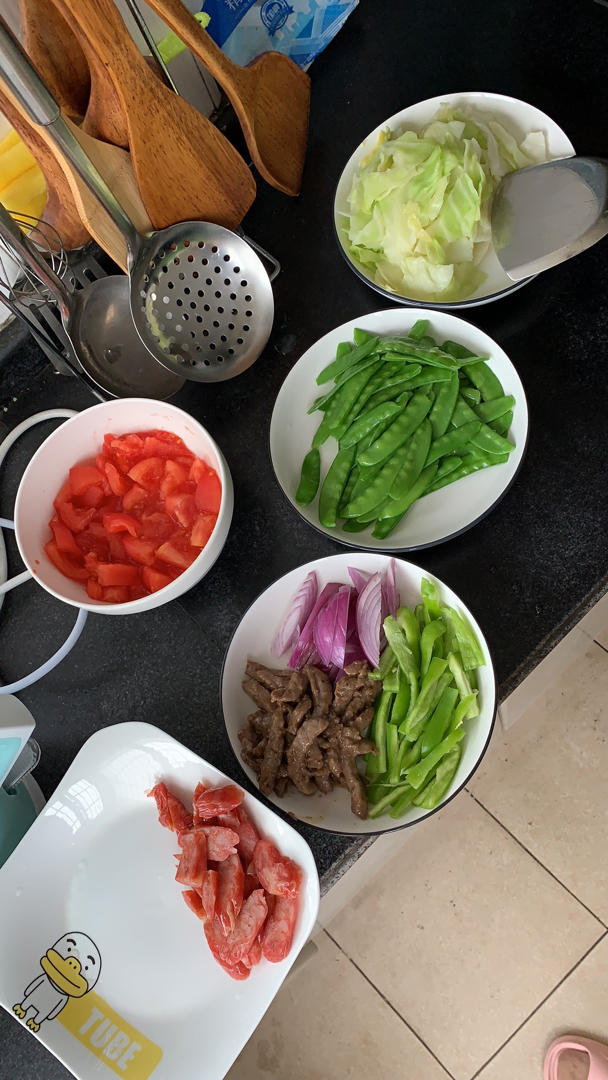 超脆爽的荷兰豆炒香肠｜太太乐鲜鸡汁食谱