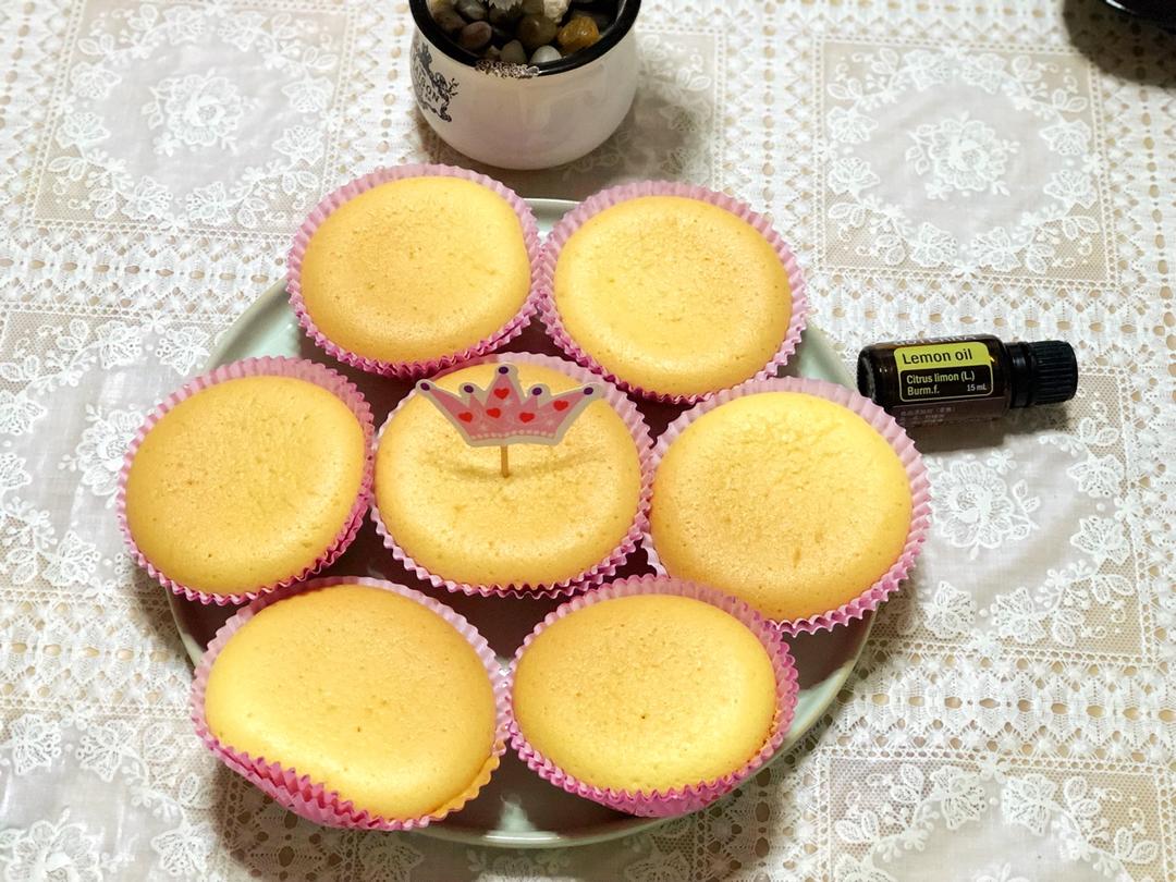 柠檬精油海绵杯子蛋糕