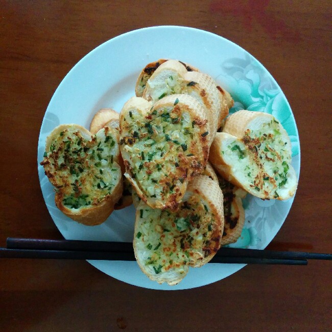 微波炉蒜香面包