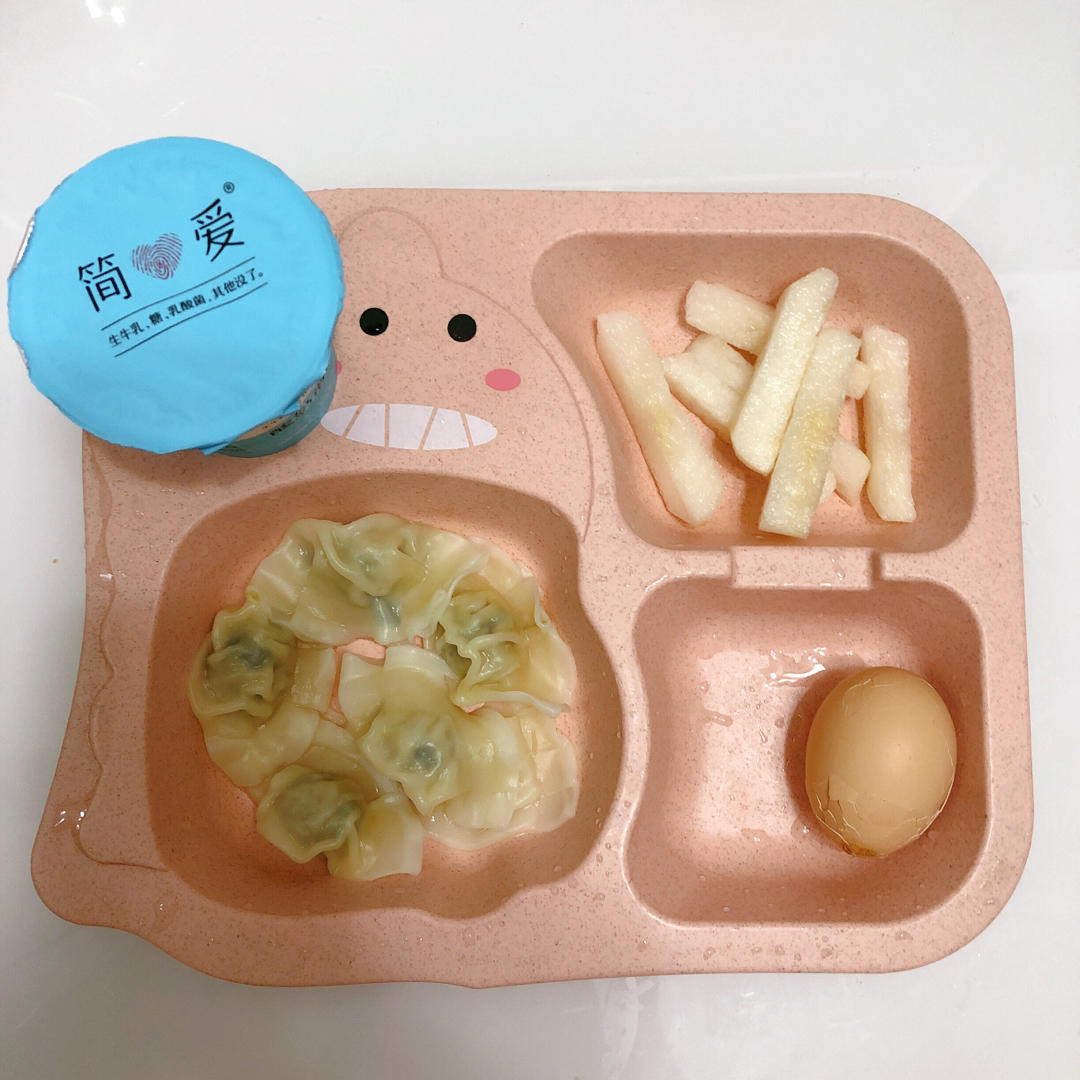 一岁半屁屁洛の早餐记