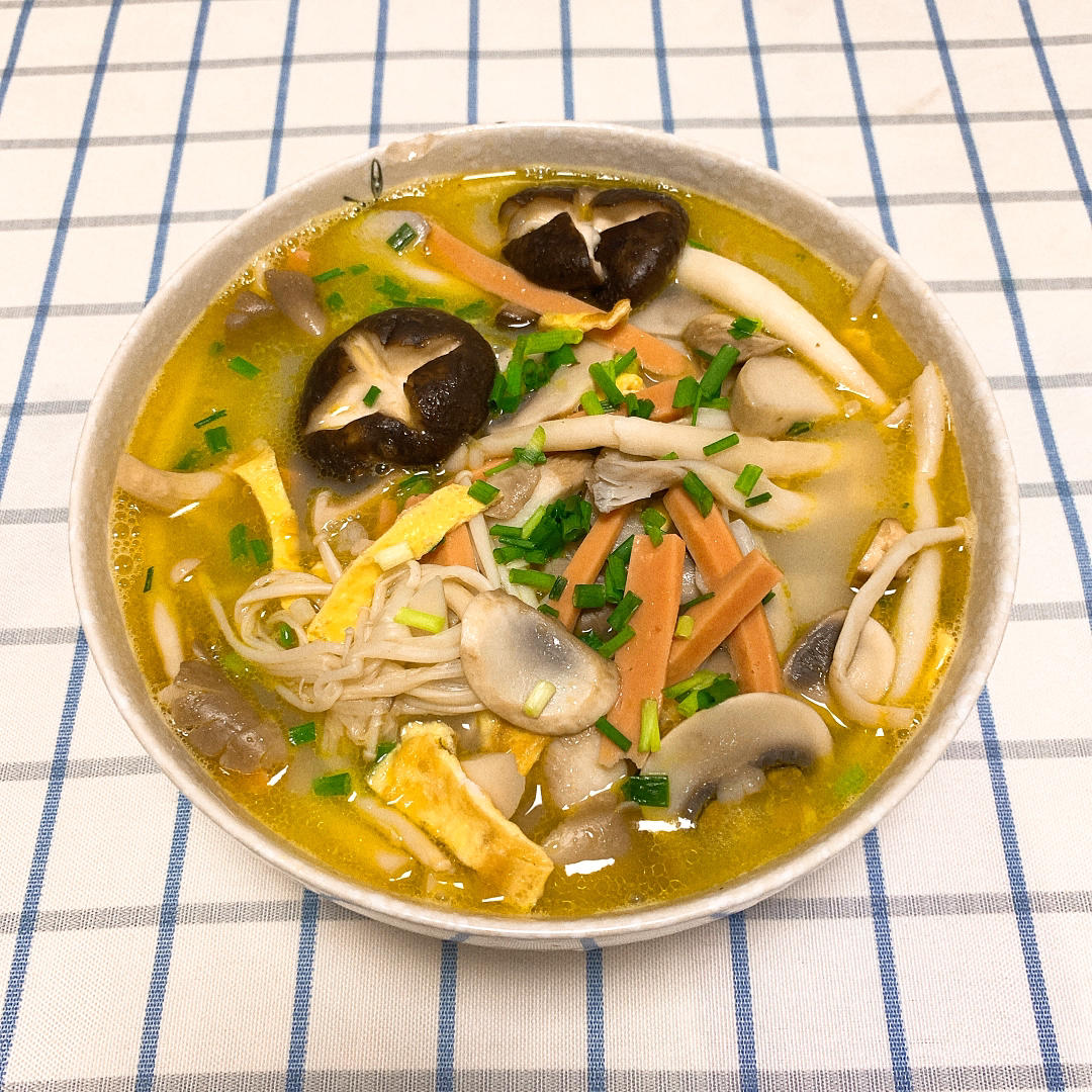 鲜味菌菇汤